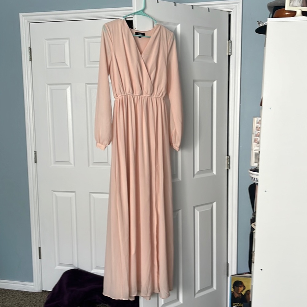 Beautiful, elegant blush dress! Worn once as a bridesmaid dress.